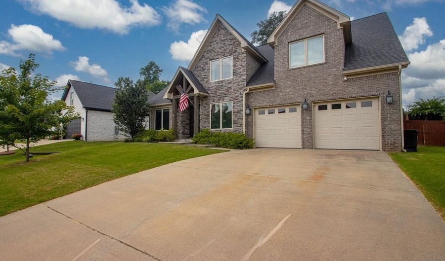 7725 S Shoreline Blvd, Benton, AR 72019 - 5 Beds, 4 Bath
