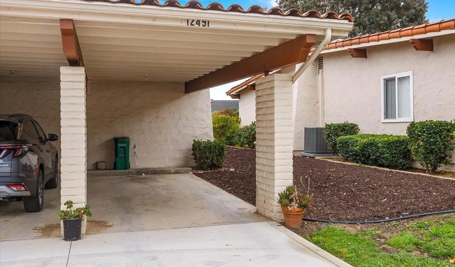 12491 Rios, San Diego, CA 92128 - 2 Beds, 2 Bath