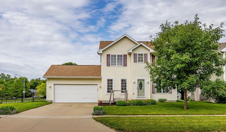 1624 3rd Ave SE, Altoona, IA 50009 - 3 Beds, 3 Bath