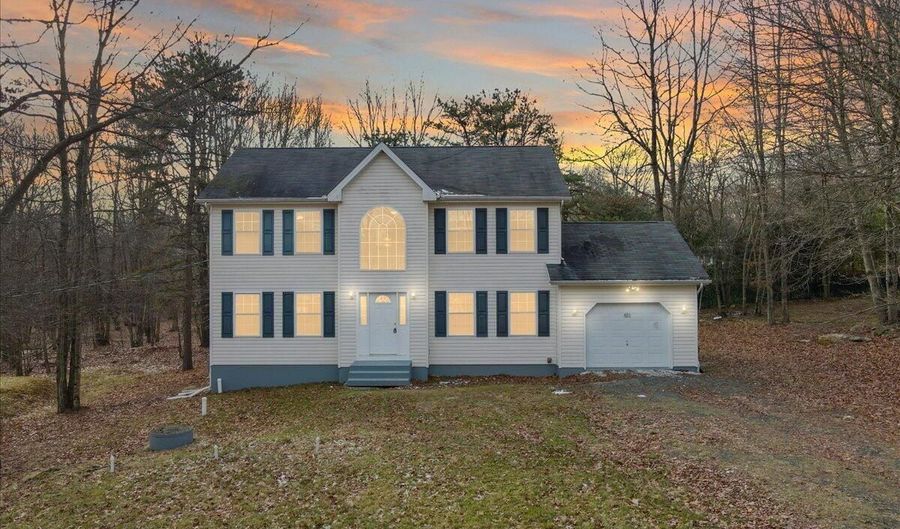 183 Chetco Rd, Albrightsville, PA 18210 - 3 Beds, 3 Bath