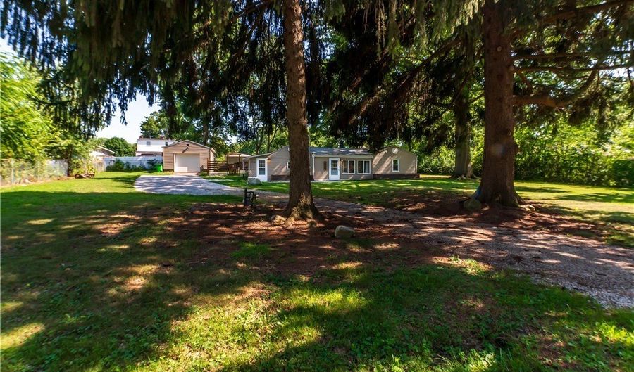 2730 Chelsea Dr, Akron, OH 44312 - 3 Beds, 2 Bath