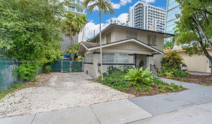 314 NE 26th Ter, Miami, FL 33137 - 6 Beds, 3 Bath