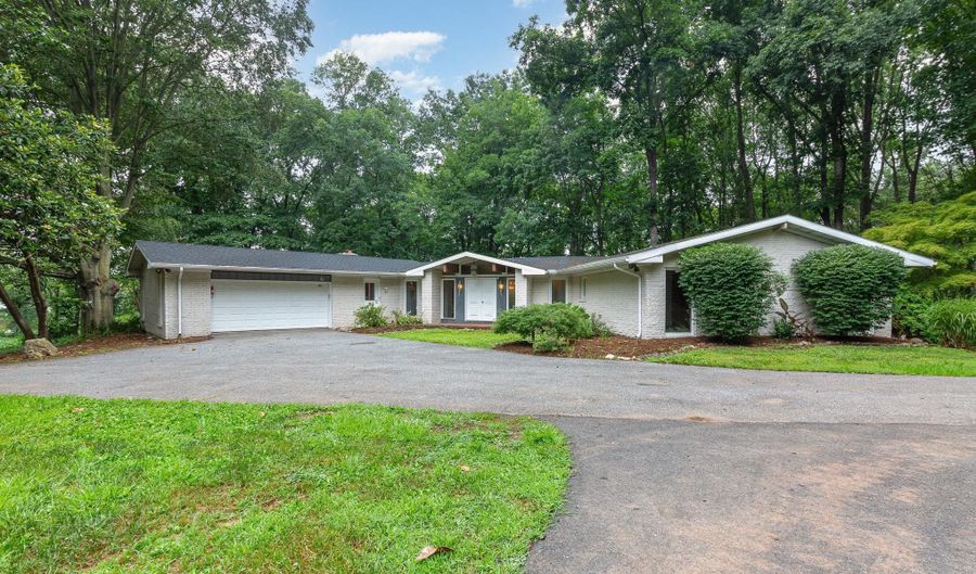 2837 CONOWINGO Rd, Bel Air, MD 21015 - 3 Beds, 3 Bath