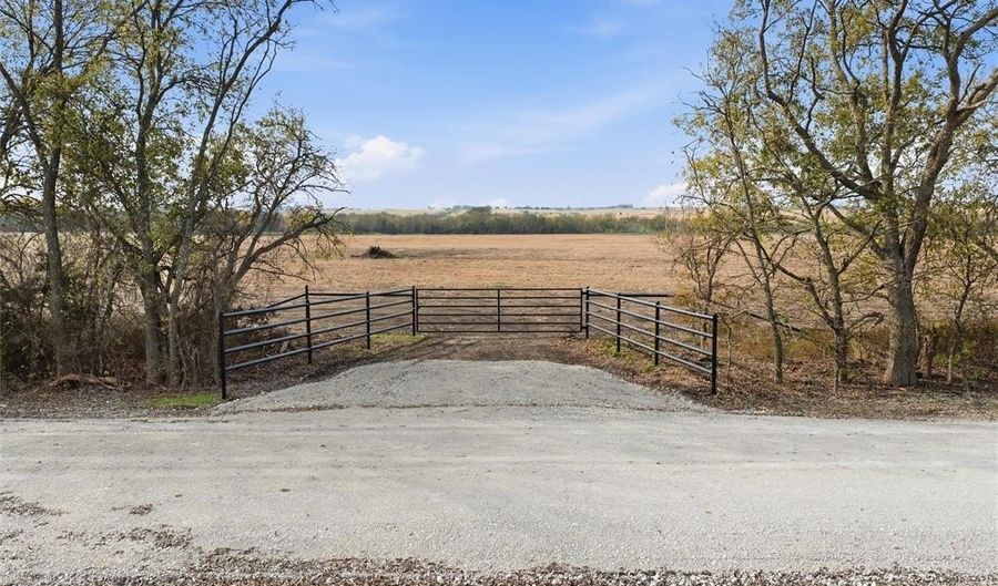 Tract 5 Tbd County Road 3204, Abbott, TX 76621 - 0 Beds, 0 Bath