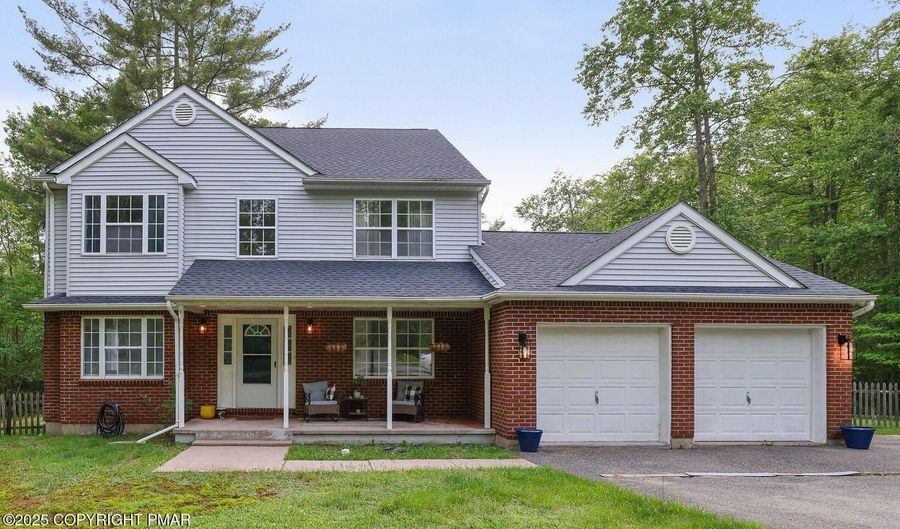 299 Scenic Dr, Blakeslee, PA 18610 - 4 Beds, 3 Bath