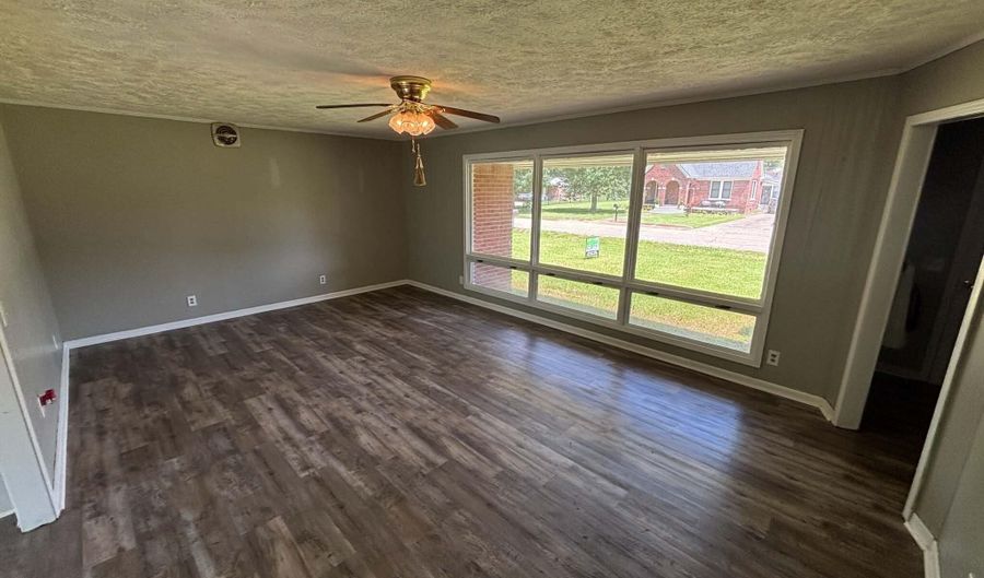 804 Maple St, Amory, MS 38821 - 4 Beds, 2 Bath