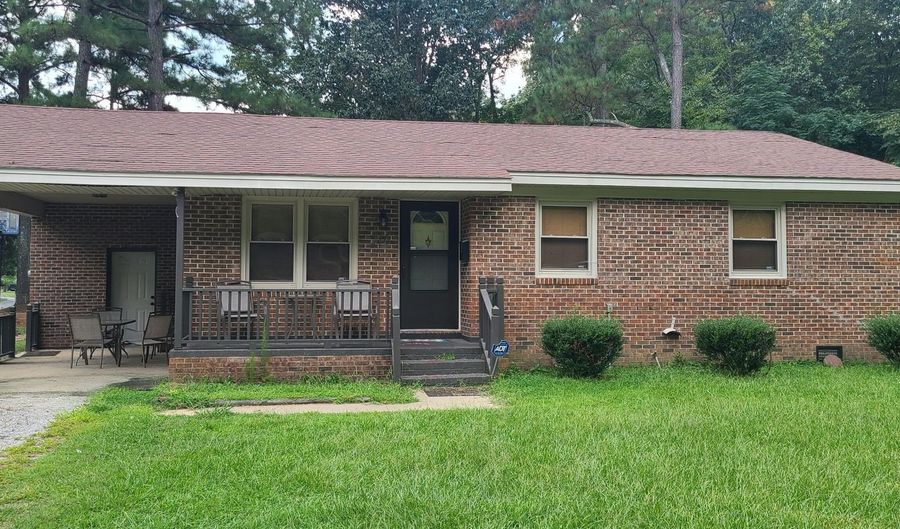 216 E Troy St, Ahoskie, NC 27910 - 3 Beds, 1 Bath