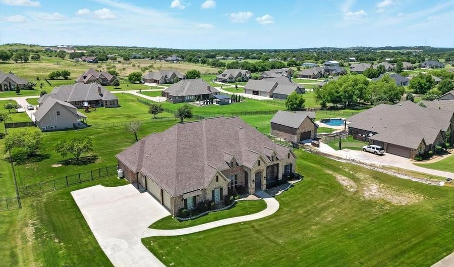 340 Bear Country Dr, Aledo, TX 76008 - 3 Beds, 3 Bath