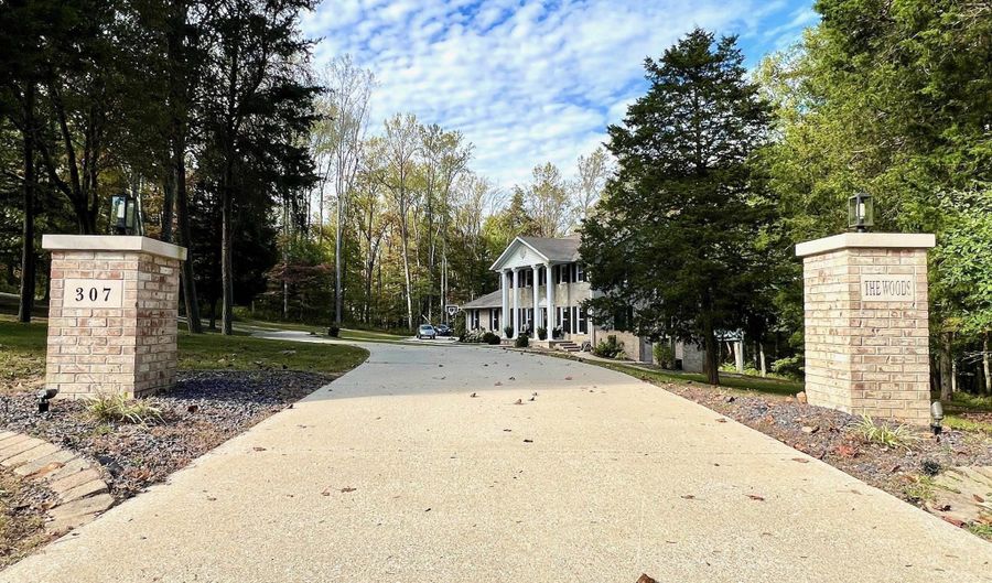 307 The Woods, Bedford, IN 47421 - 5 Beds, 4 Bath