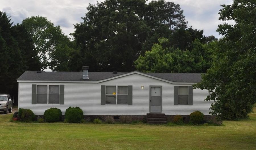 2186 Hwy 301, Weldon, NC 27890 - 3 Beds, 2 Bath