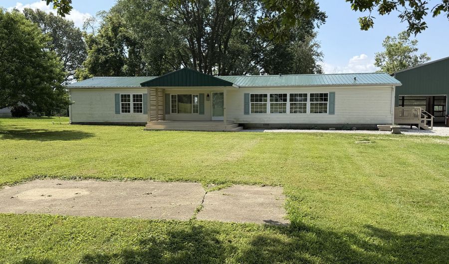 6870 State Road 158, Bedford, IN 47421 - 2 Beds, 2 Bath