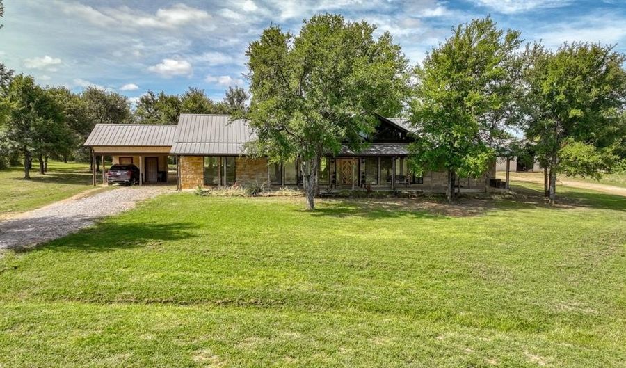 5288 Bennett Rd, Millsap, TX 76066 - 3 Beds, 4 Bath