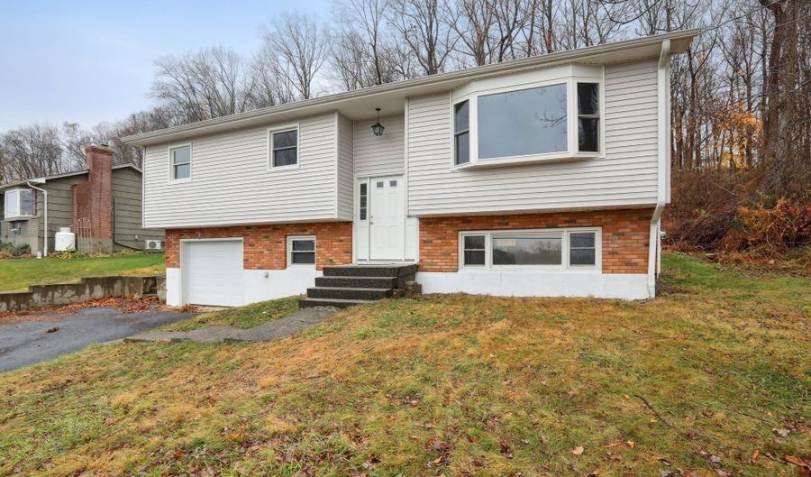 12 Hillandale Rd, Danbury, CT 06811 - 3 Beds, 2 Bath