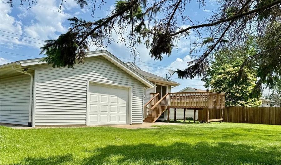 188 150th St W, Apple Valley, MN 55124 - 4 Beds, 2 Bath