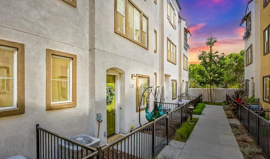 210 Liberty Way, Oceanside, CA 92057 - 3 Beds, 4 Bath