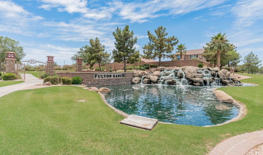 4060 S EMERSON St, Chandler, AZ 85248 - 5 Beds, 3 Bath