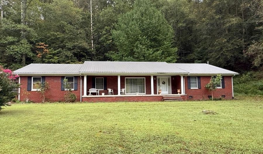 380 Daniels Crk, Banner, KY 41603 - 4 Beds, 2 Bath