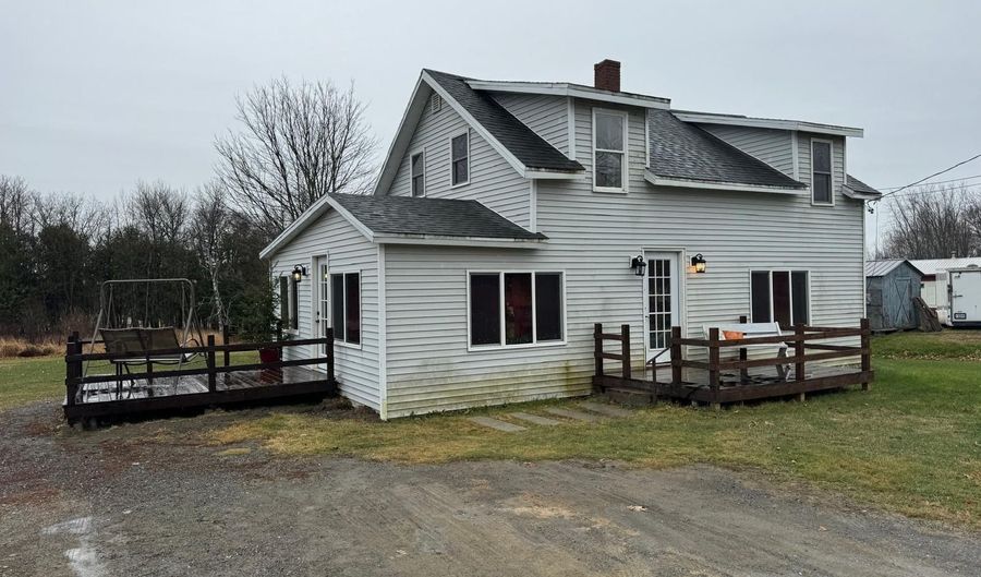 131 Oak St, Ashland, ME 04732 - 3 Beds, 1 Bath