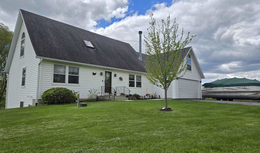 11 A24 Bunker Ln, Apple River, IL 61001 - 4 Beds, 3 Bath