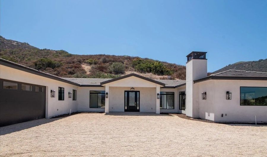 16390 Via Justina Real, Escondido, CA 92025 - 4 Beds, 4 Bath