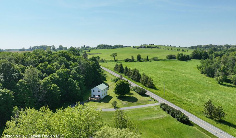 150 Sawchuck Rd, Ancram, NY 12502 - 4 Beds, 3 Bath