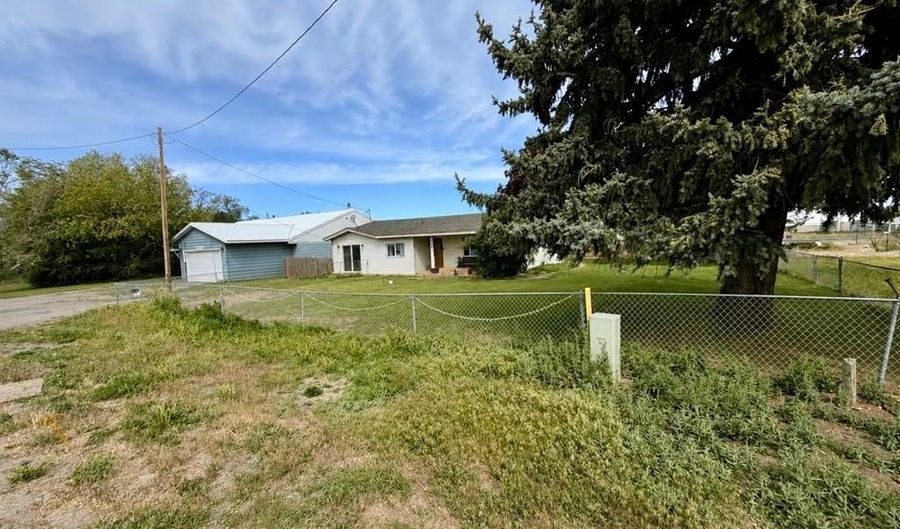 446 W Highway 39, Blackfoot, ID 83221 - 3 Beds, 1 Bath