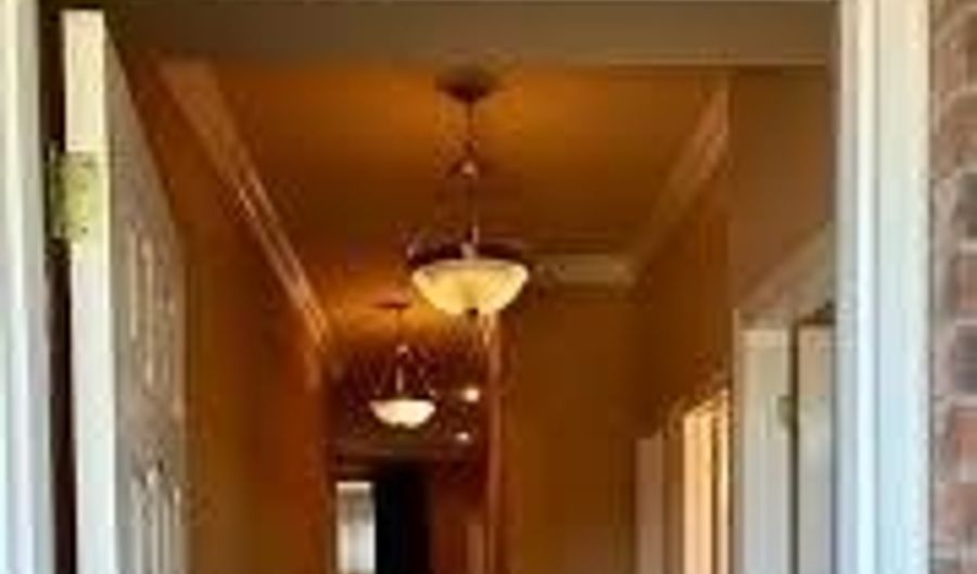 3908 SW Surrey Ave, Bentonville, AR 72712 - 3 Beds, 2 Bath