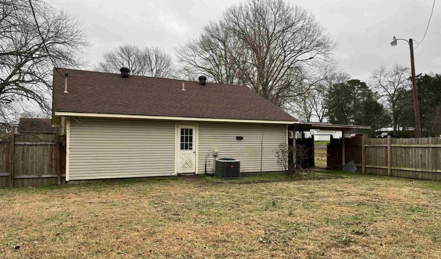 241 MASSEY, Adamsville, TN 38310 - 2 Beds, 1 Bath