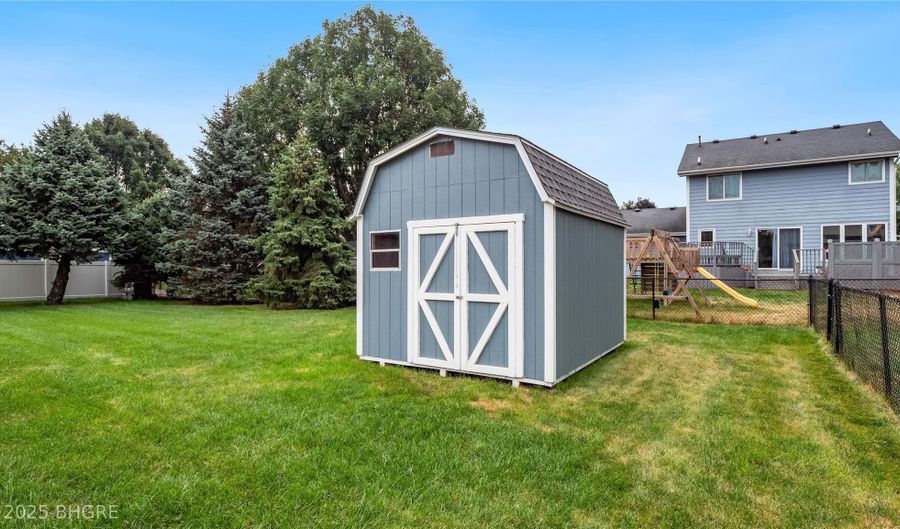 708 13th St SW, Altoona, IA 50009 - 5 Beds, 4 Bath