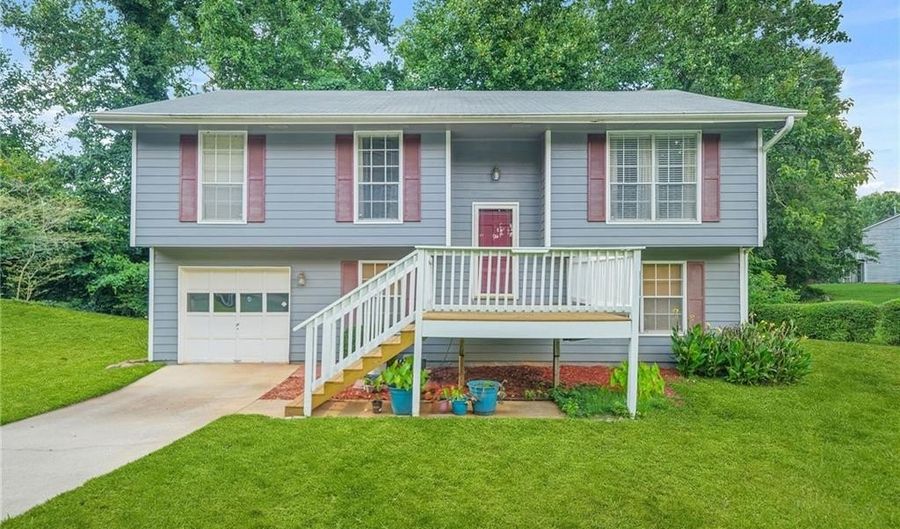 3560 Riverchase Dr, Decatur, GA 30034 - 4 Beds, 2 Bath
