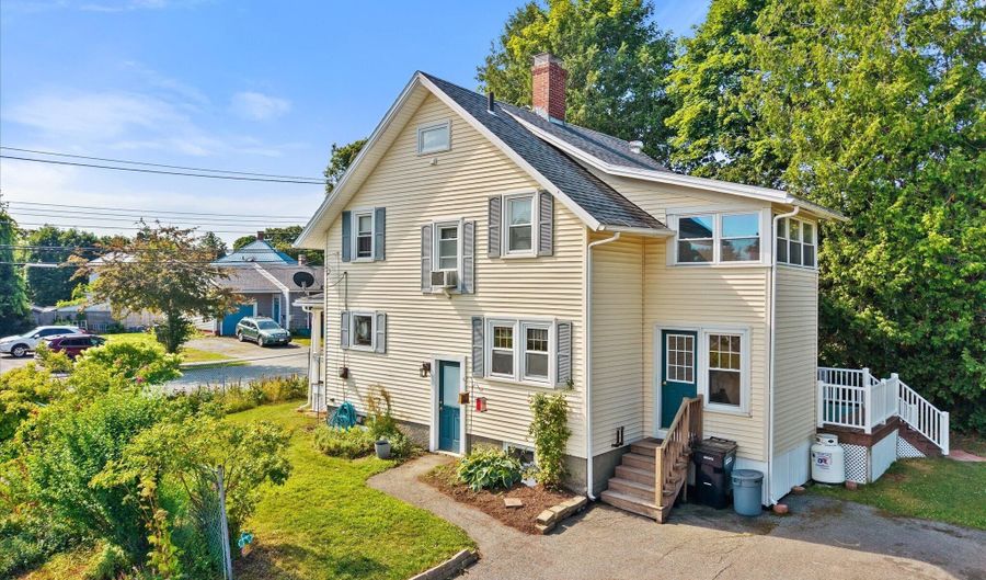 361 14th St, Bangor, ME 04401 - 3 Beds, 1 Bath