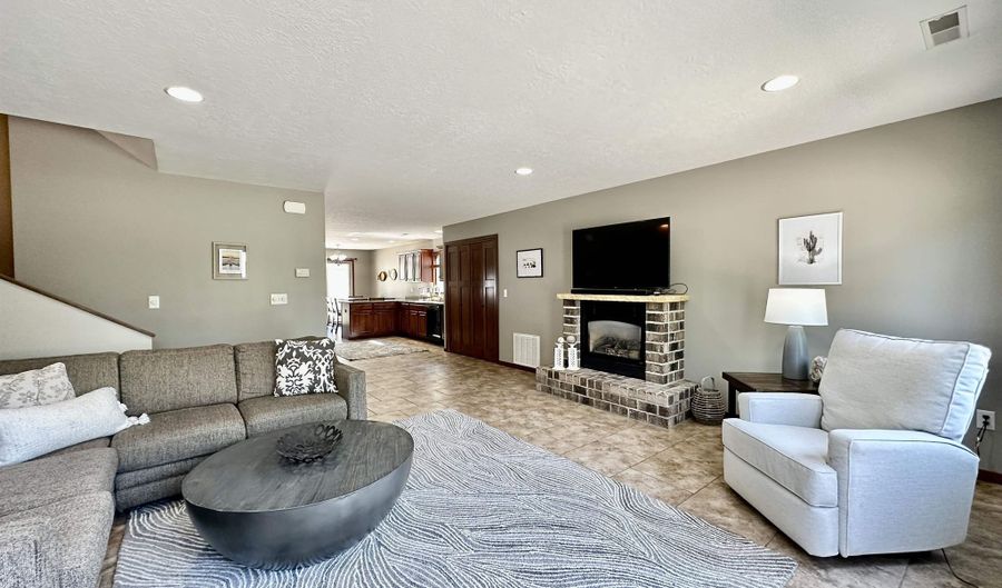 342 Benit Dr 11, Arnolds Park, IA 51331 - 2 Beds, 2 Bath