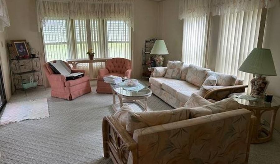 2713 S Country Club Dr, Avon Park, FL 33825 - 2 Beds, 2 Bath