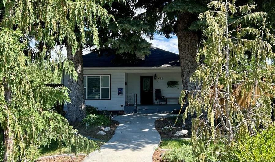 492 S Stout Ave, Blackfoot, ID 83221 - 3 Beds, 1 Bath