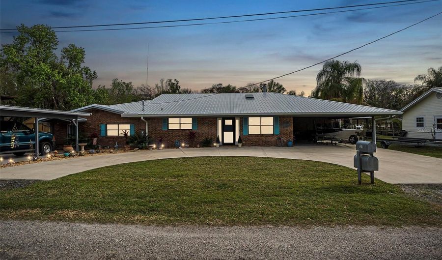 1511 RIVEREDGE Ct, Astor, FL 32102 - 4 Beds, 3 Bath