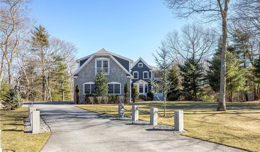 5 McPartland Way, East Greenwich, RI 02818 - 5 Beds, 4 Bath