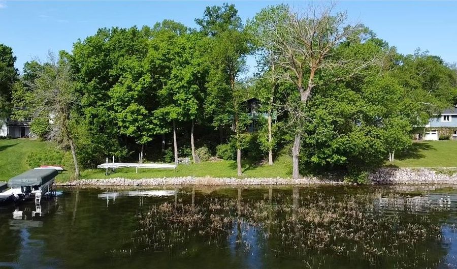 2301 S Le Homme Dieu Dr NE, Alexandria, MN 56308 - 4 Beds, 3 Bath