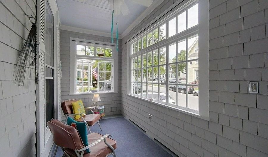 2 Summer St B, Newport, RI 02840 - 1 Beds, 1 Bath
