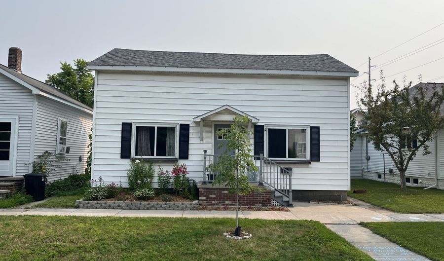 907 River St, Alpena, MI 49707 - 2 Beds, 1 Bath