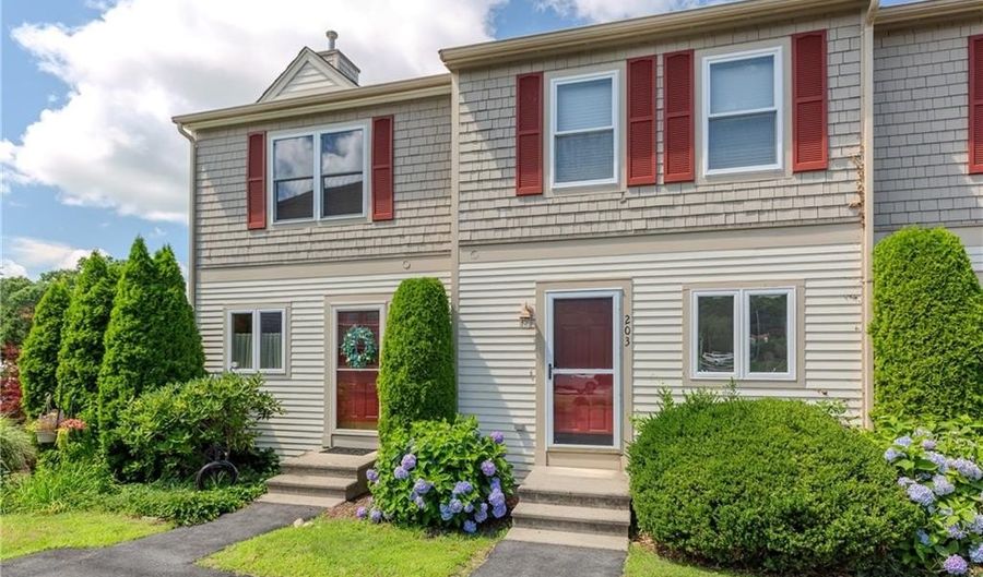 203 Fairway Dr, Coventry, RI 02816 - 2 Beds, 2 Bath