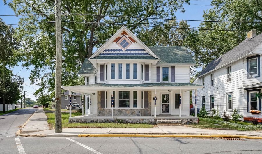 110 E 6TH St, Laurel, DE 19956 - 5 Beds, 4 Bath