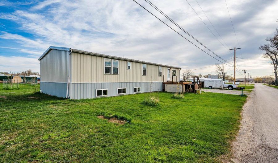 210 McKinney St, Buffalo, WY 82834 - 3 Beds, 2 Bath