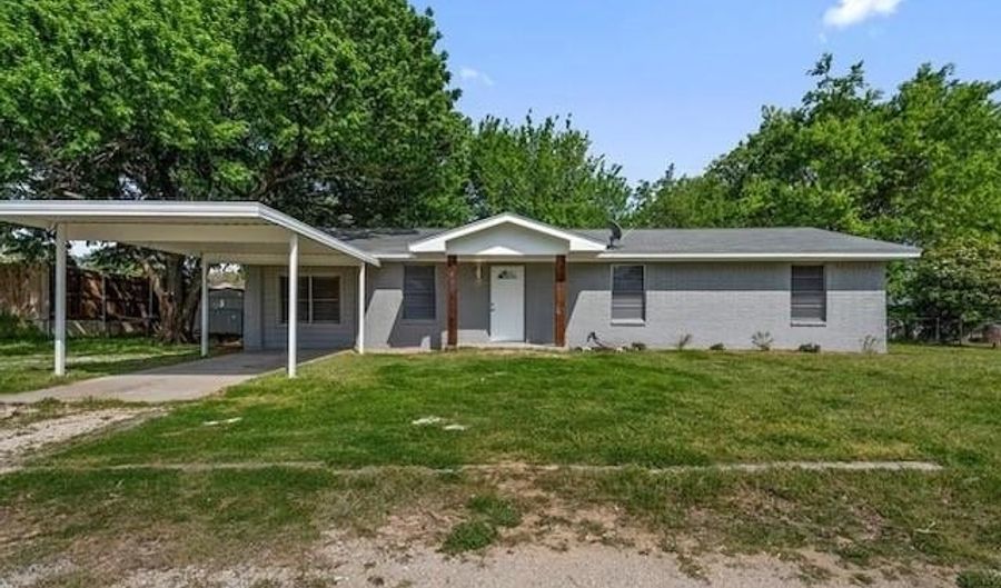 606 Decatur St, Alvord, TX 76225 - 4 Beds, 2 Bath