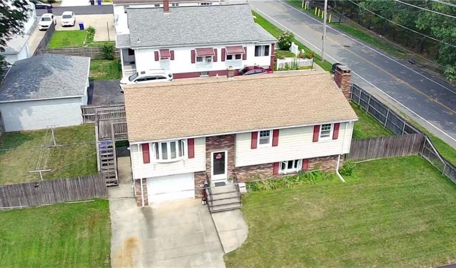 9 Whitaker Ave, East Providence, RI 02916 - 3 Beds, 2 Bath