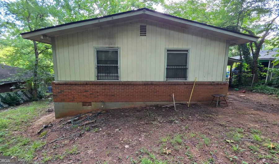 2229 Polar Rock Pl SW, Atlanta, GA 30315 - 3 Beds, 2 Bath