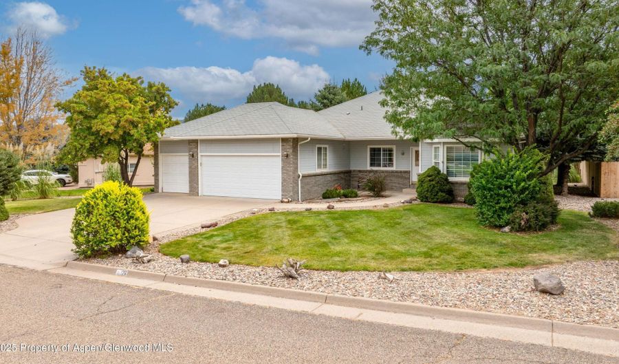 126 Willow Creek Trl, Battlement Mesa, CO 81635 - 4 Beds, 2 Bath