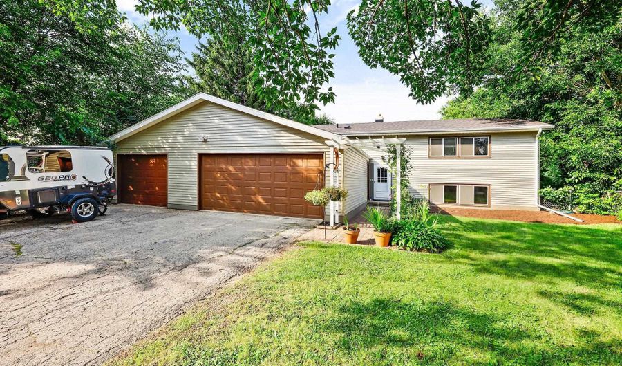 5222 Piccadilly Dr, Madison, WI 53714 - 4 Beds, 2 Bath