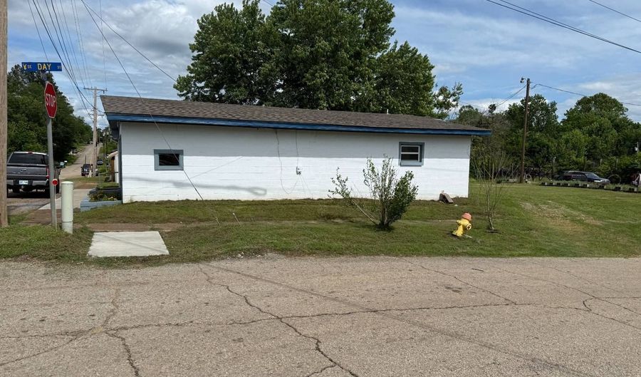 106 SE 2ND, Antlers, OK 74523 - 0 Beds, 2 Bath