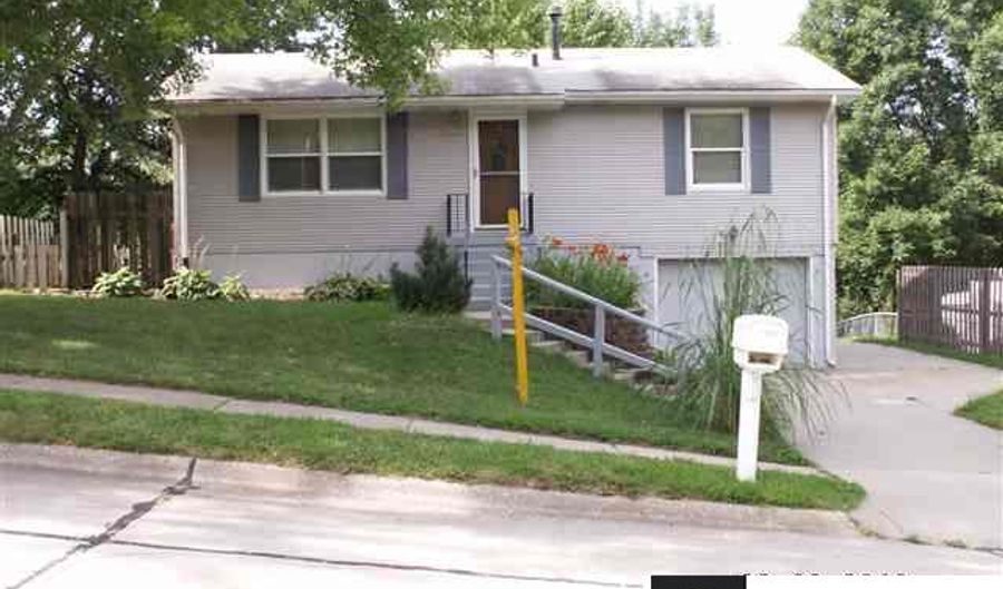 2815 Angie Dr, Bellevue, NE 68005 - 3 Beds, 3 Bath