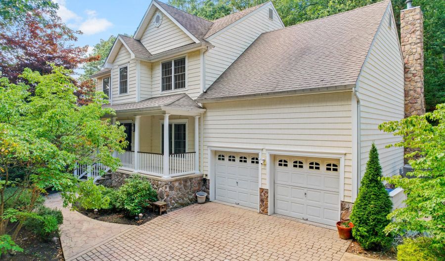 13 Victorian Woods Dr, Atlantic Highlands, NJ 07716 - 4 Beds, null Bath
